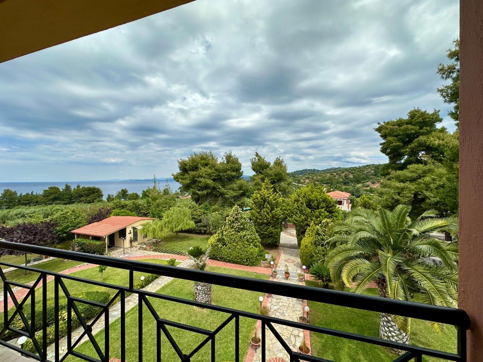 Agrili Apartments & Rooms Элия Экстерьер фото