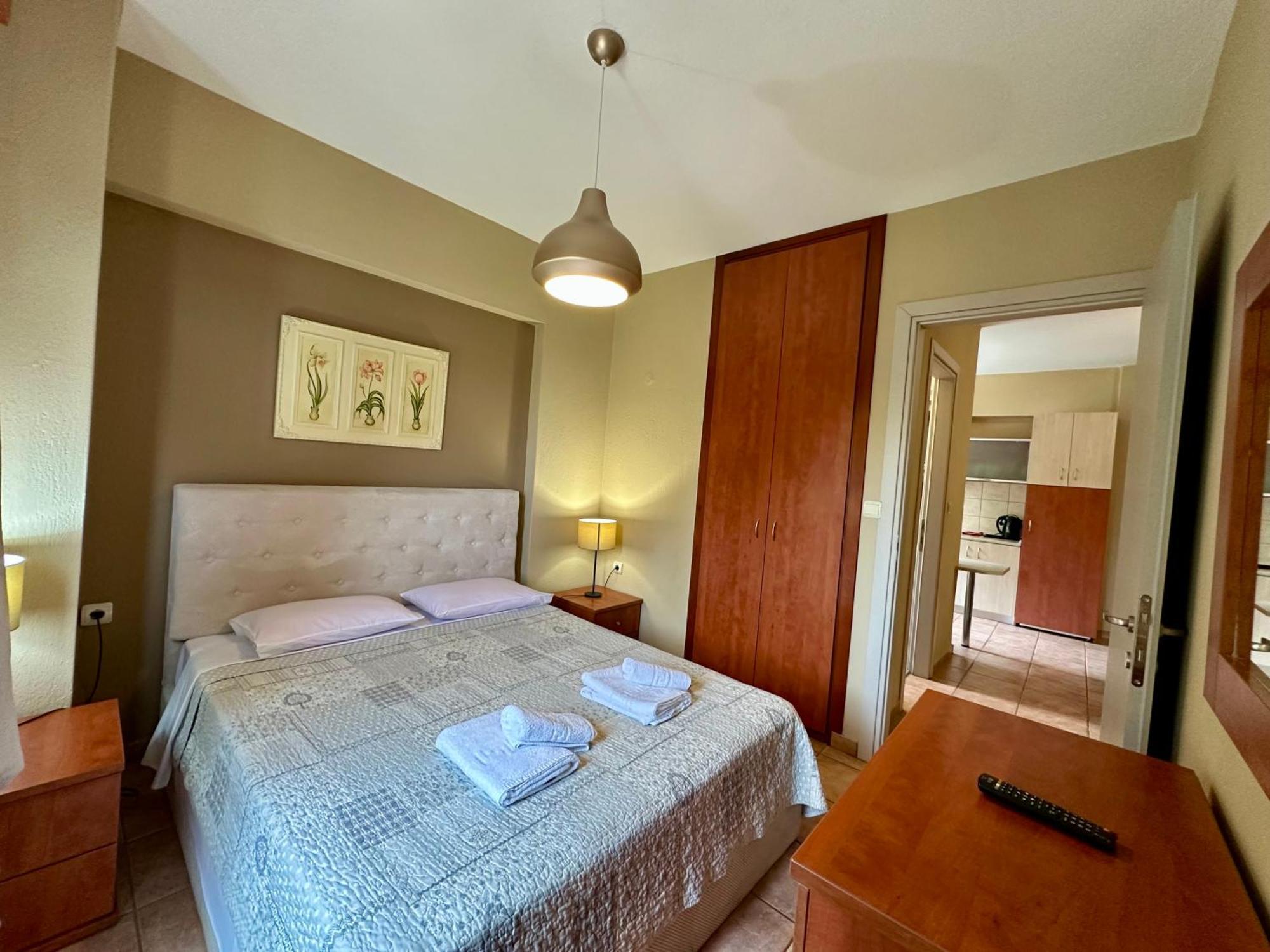 Agrili Apartments & Rooms Элия Экстерьер фото